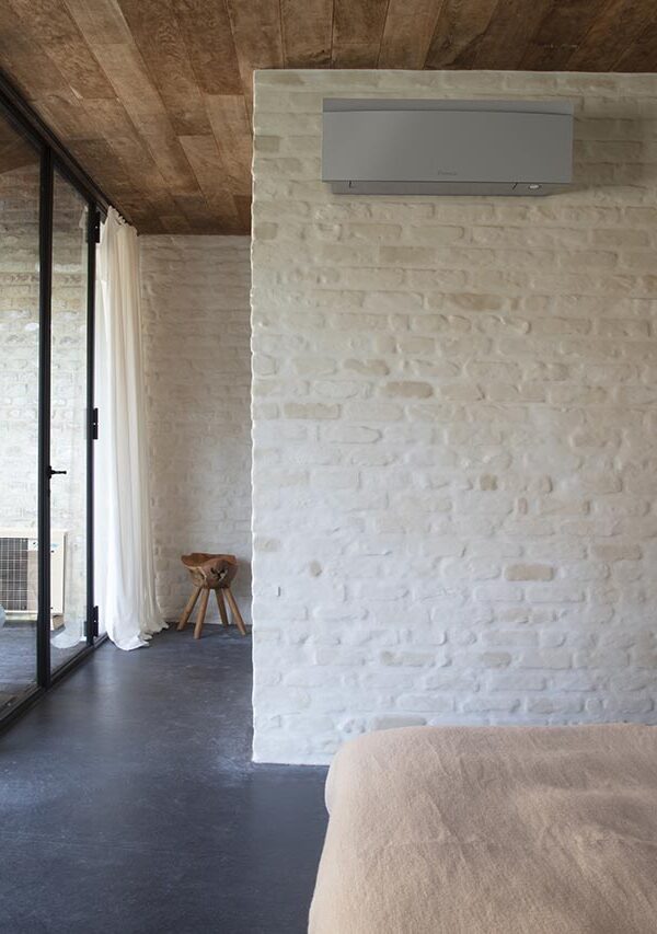 Daikin Emura